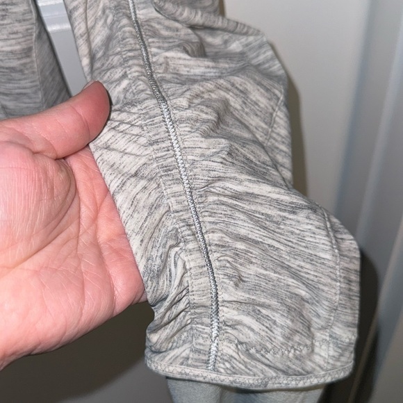 Lululemon Running Jacket Size 6 - Picture 3 of 7